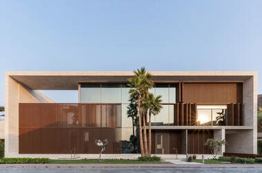 Framed Allure House / EAA-Emre Arolat Architecture
