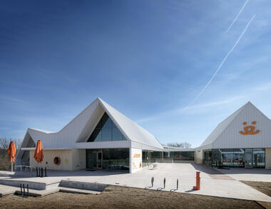 Gallery of Pet Resource Center / RA-DA  - 1