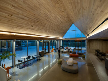 Gallery of Pet Resource Center / RA-DA  - 30