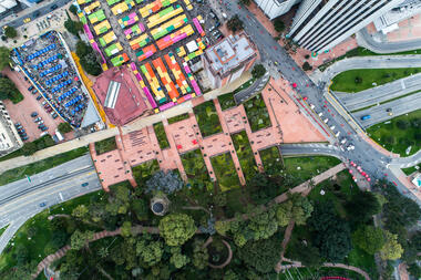 Galería de 10 parques y plazas que enmarcan el paisaje urbano y la naturaleza en Colombia  - 18