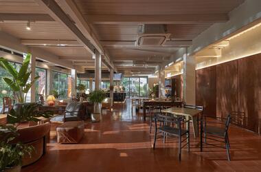 Bakes Flagship Store and Bakery / The Lab Saigon