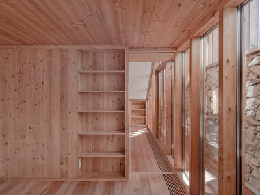 Gallery of Living in a Hayloft / Markus Schlempp Architekt  - 13