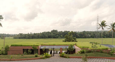 Alarine Earth Home / Zarine Jamshedji Architects