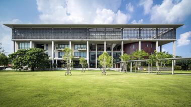 Facultad de Ciencias del Aprendizaje y Educación, Universidad de Thammasat / Arsomslip Community and Environmental Architect Co., Ltd.