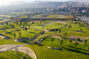 Gallery of 6 Successful City Park Projects That Are Hotspots for Biodiversity  - 7