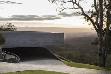 Cliffhanger House / Joe Adsett Architects