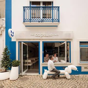 The Capsule Cafe / Atelier Réalité