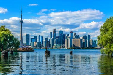 Toronto Architecture City Guide: 30 Modern and Contemporary Landmarks in Canada's Largest City