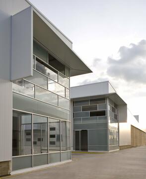 Conjunto Industrial Trenex / LPG Oficina de Arquitectura