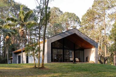 House Lhama – Sítio Toca do Tatu / Luiz Paulo Andrade Arquitetos
