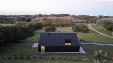 Chapadmalal House / Nicolas Pinto da Mota