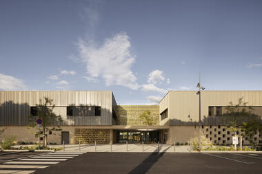 Jacques Chirac School & Gymnasium / BPA ARCHITECTURE