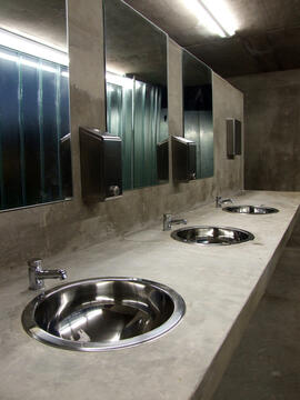 Galería de Baños Públicos Parque Urquiza / Diego Jobell  - 2