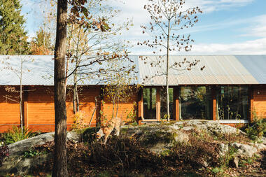 Casa sobre pilares / Sanden+Hodnekvam Architects