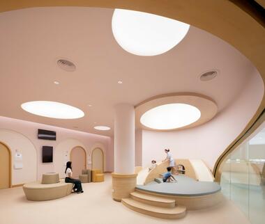 Galería de Arquitectura para el bienestar: 23 Interiores de hospitales, clínicas y centros médicos  - 1