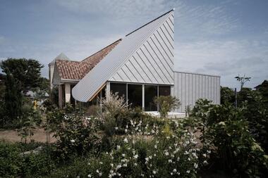 Ushimaru Restaurant / Axel Vansteenkiste Architecture + side by side architects