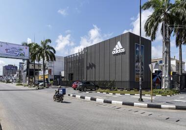 adidas Flagship Store Lagos / Oshinowo Studio