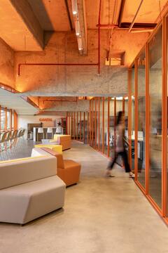 Gallery of Giraffas Brasília Office / BLOCO Arquitetos  - 10