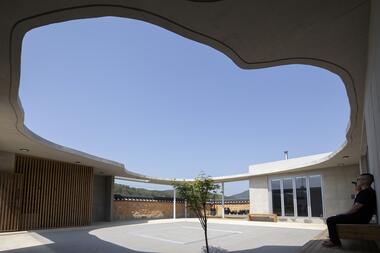 Onhyeri Jung Youngja House / Narrative Architects