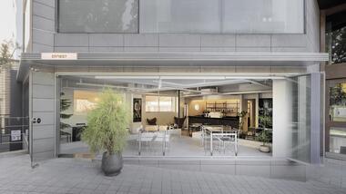 Ernest Café and Wine Bar / orosy studio