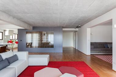 Como colorir as paredes do seu apartamento? Veja diferentes exemplos brasileiros