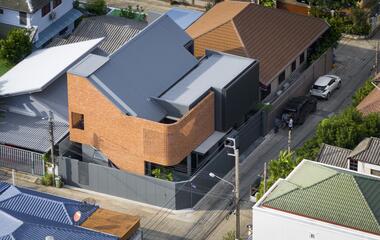 Gallery of MYJ House / BodinChapa Architects  - 15