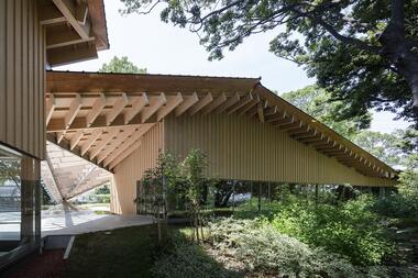 Centro de bienestar KANEKA / Kengo Kuma & Associates + TAISEI DESIGN Planners Architects & Engineers