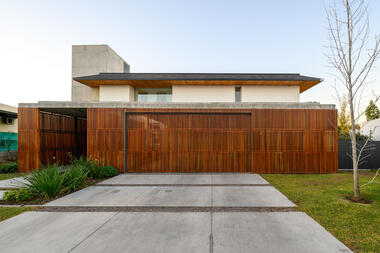 Los Cerezos House / Estudio Opaco