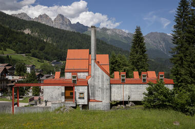Gallery of Between Geometric Shapes and Raw Materials: The Case of Brutalism in Italy  - 1