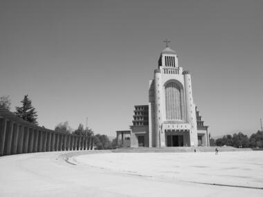 Clásicos de Arquitectura: Templo Votivo de Maipú / Juan Martínez Gutiérrez