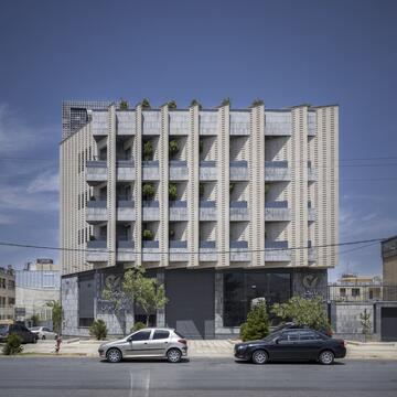 Sideway Apartment / Ashari Architects