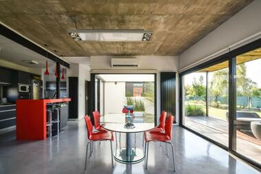 Galería de Casa V.A / Development Architectural Group  - 11