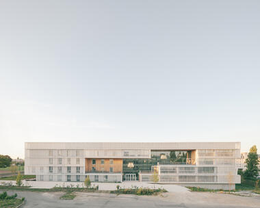 Escuela Superior ESIEE[it] / ValletdeMartinis Architectes