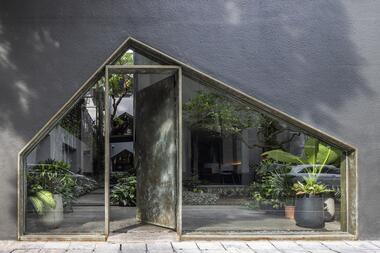 Crystal Restaurant / NH Village Architects