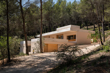 House in the Pine Forest / AT architectes