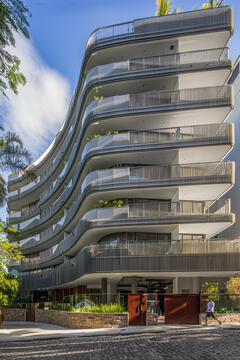 Brisa Apartments / Sergio Conde Caldas Arquitetura