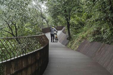 Gallery of New Spaces for Bicycles: The Future of Urban Mobility  - 15