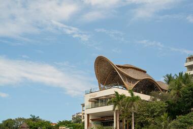 Templo Bambú / Arquitectura Mixta