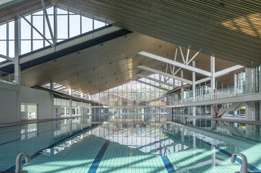 Xiangfen Xingyuan Swimming Pool / Atelier KAI Architects