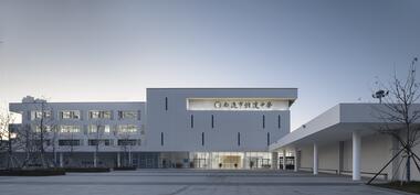 南通市能达中学 / 九城都市建筑