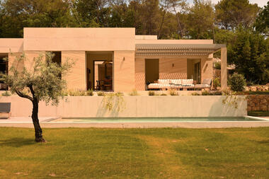 Le Clos Villa / Bancaù Architectes