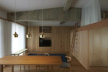 30 Japanese Homes that Use Metal for Interior Accents