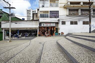 Gallery of Urban Staircases: Vertical Poetry in Cities  - 8