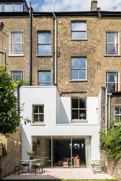 Tonal Terrace / Bradley Van Der Straeten