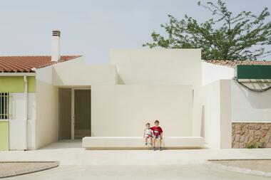 Kindergarten in Aguas Nuevas / Iterare arquitectos