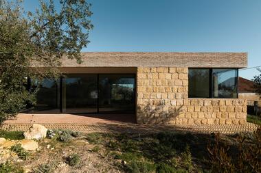 Casa Vale Flores / PAr Plataforma de ARquitectura