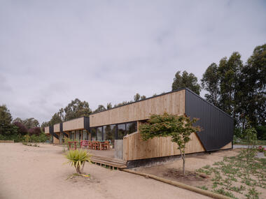 Las Vertientes House / Lucas Maino Fernandez