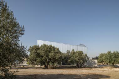 Complexo Agrícola Kinik Olive / Studio Evren Başbuğ