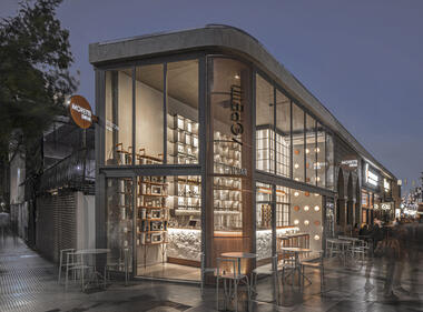 Moretti Gin Bar / Estudio Grizzo Arquitectos
