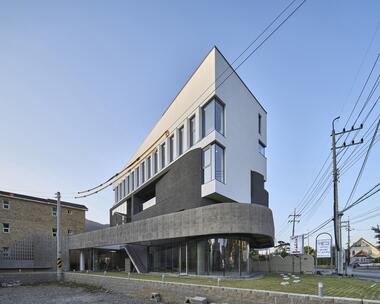 Giyeon-ga Mixed-Use Building / Todot Architects and Partners